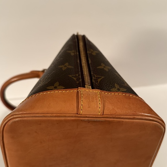 Louis Vuitton Alma - Picture 9 of 16